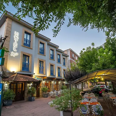 Rural Don Juan De Austria Hotel 3*